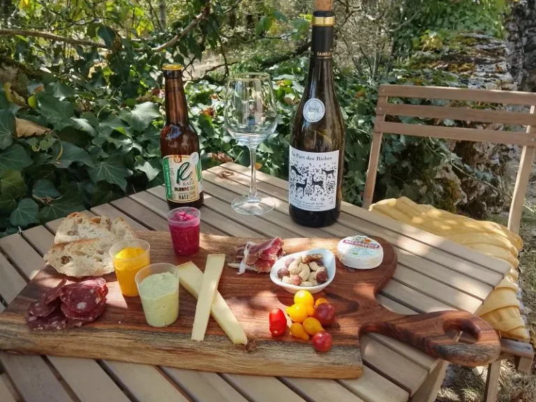 table d'hôtes gite repas saint cirq lapopie cenevières