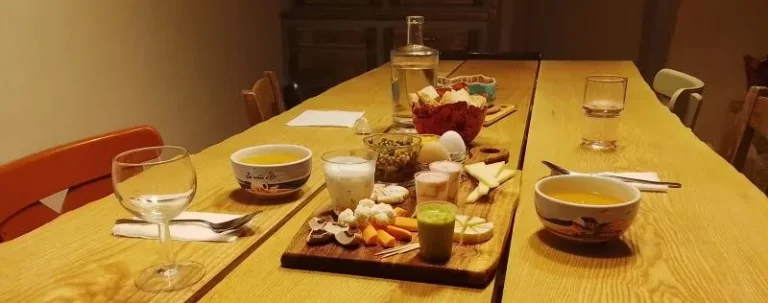 table d'hôtes gite repas saint cirq lapopie cenevières