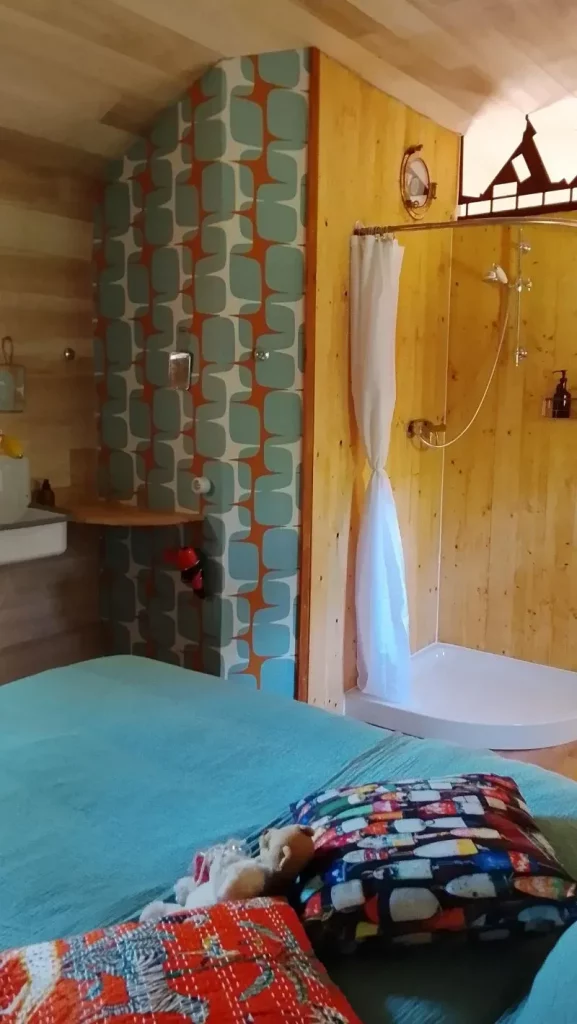 cabane-spa-calme-nature-saint-cirq-lapopie-douche